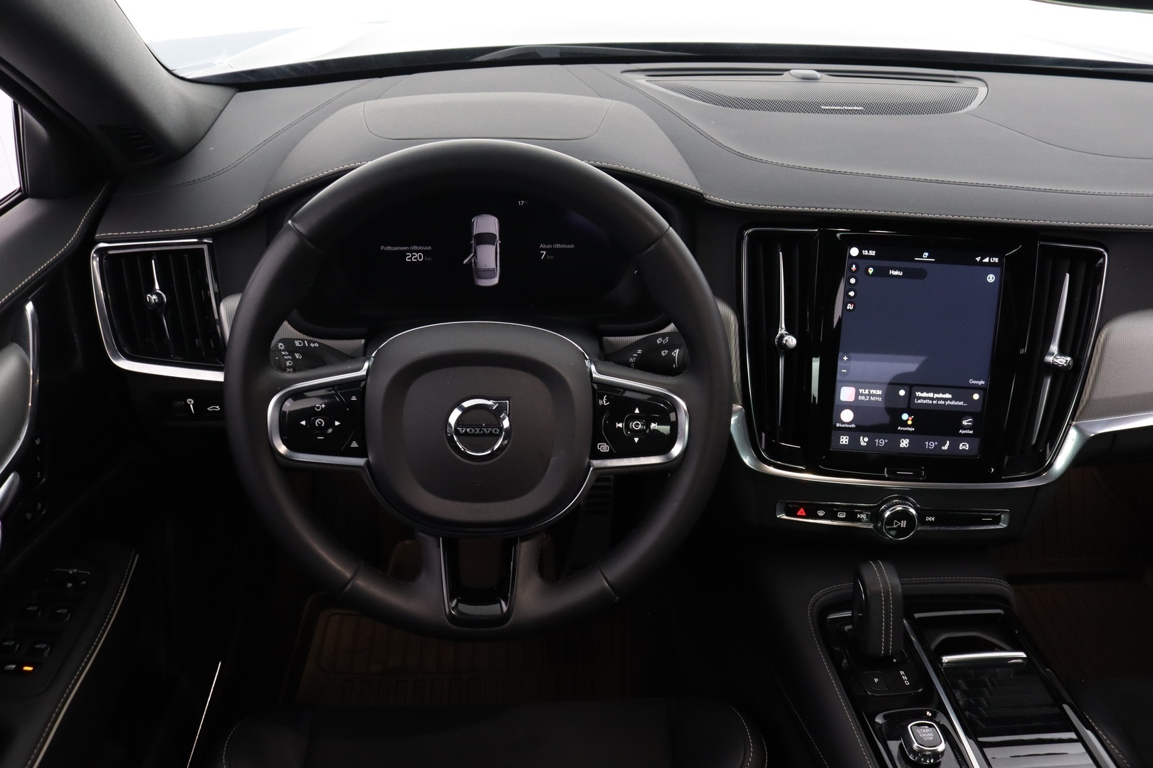 VOLVO S90 19
