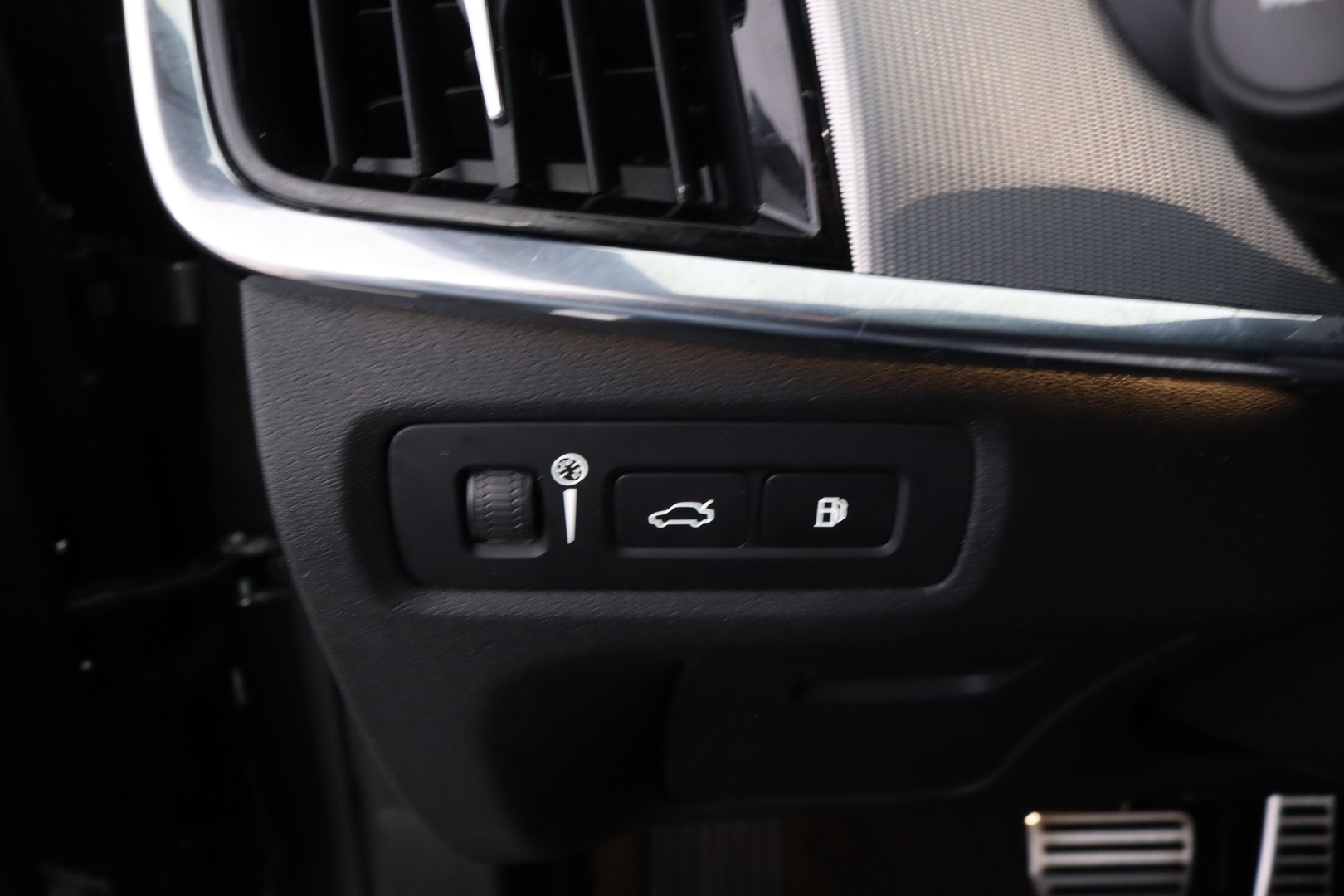 VOLVO S90 22