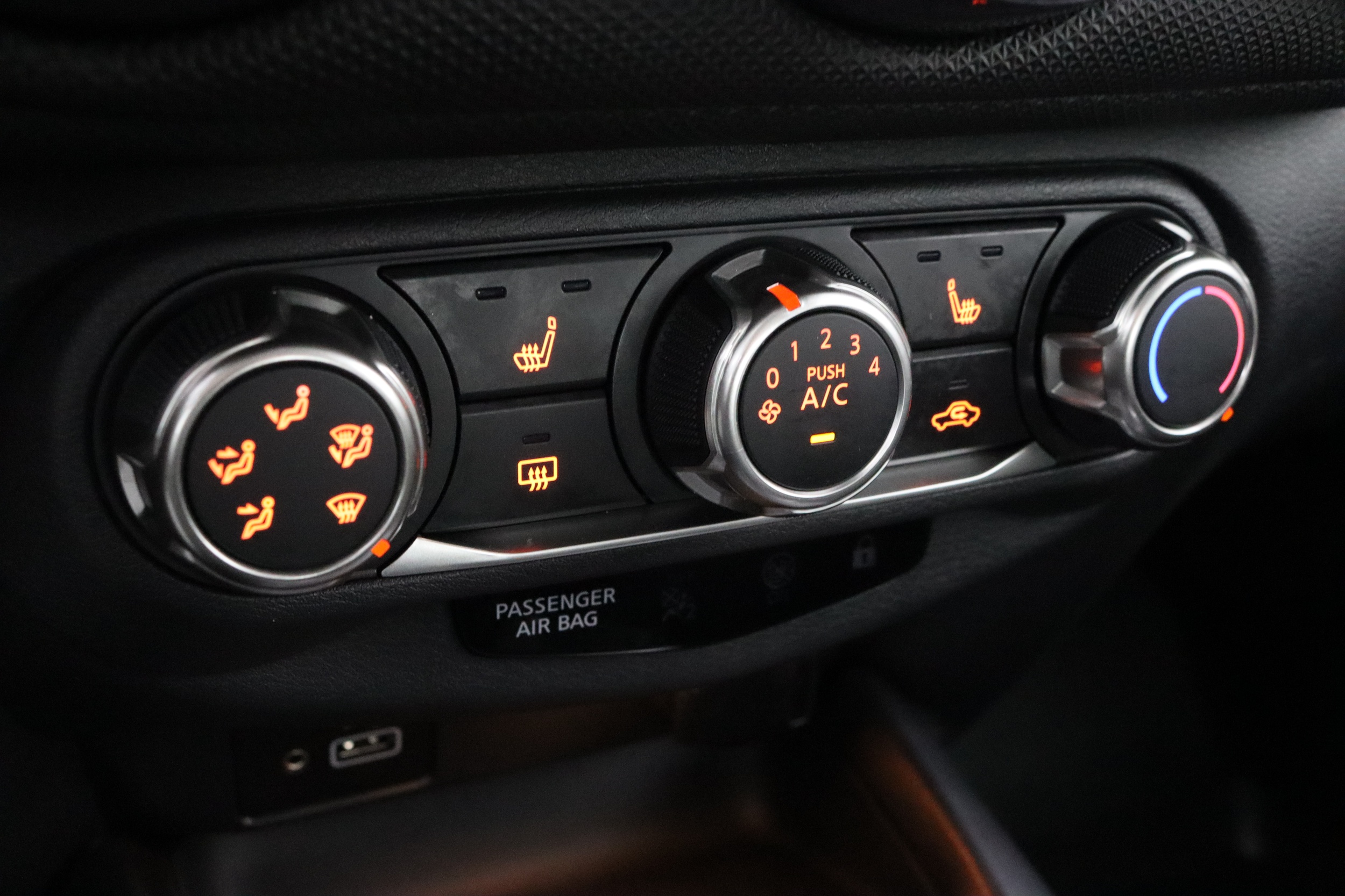 NISSAN Juke 28
