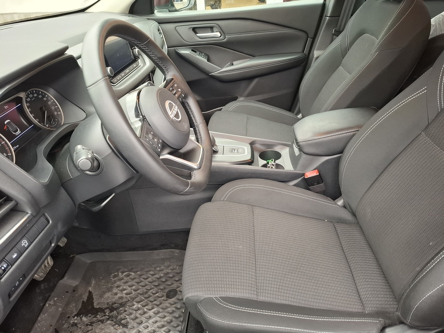 NISSAN Qashqai 2024