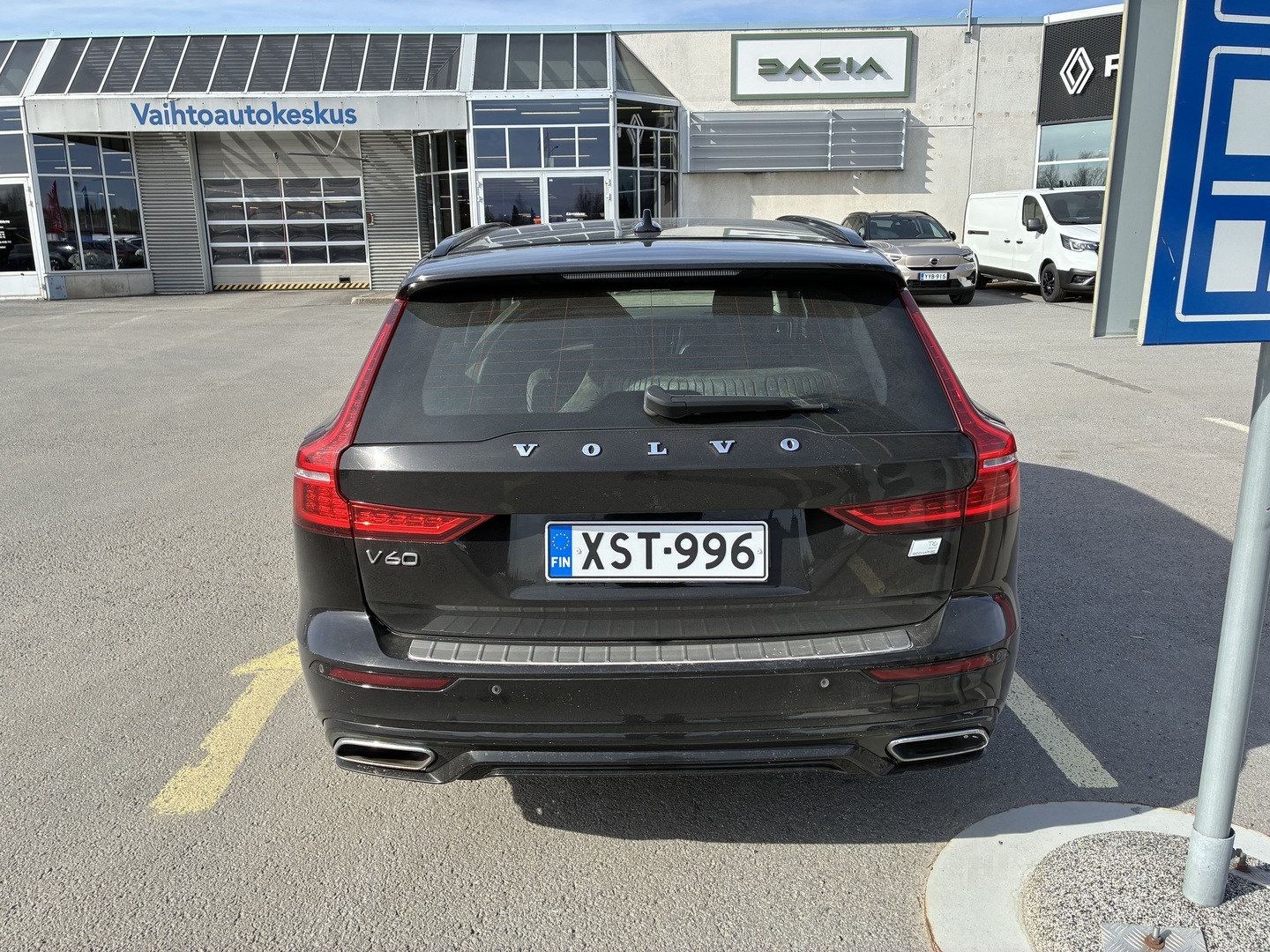 VOLVO V60 2021