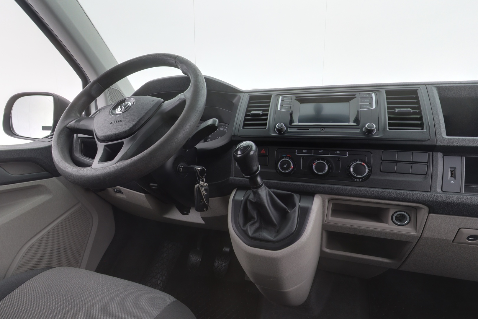 VOLKSWAGEN Transporter 10