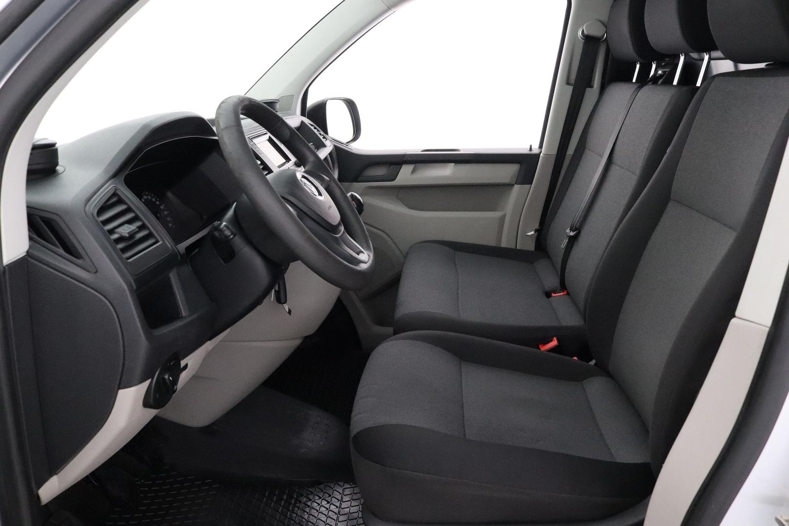 VOLKSWAGEN Transporter 12