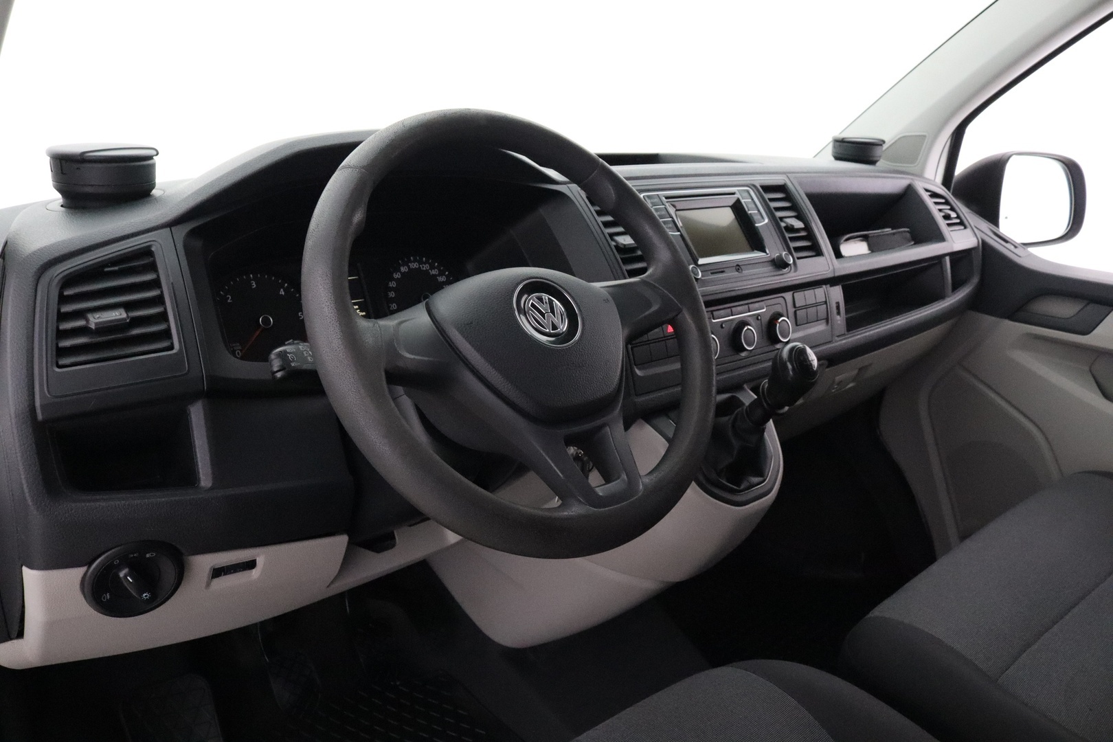 VOLKSWAGEN Transporter 13