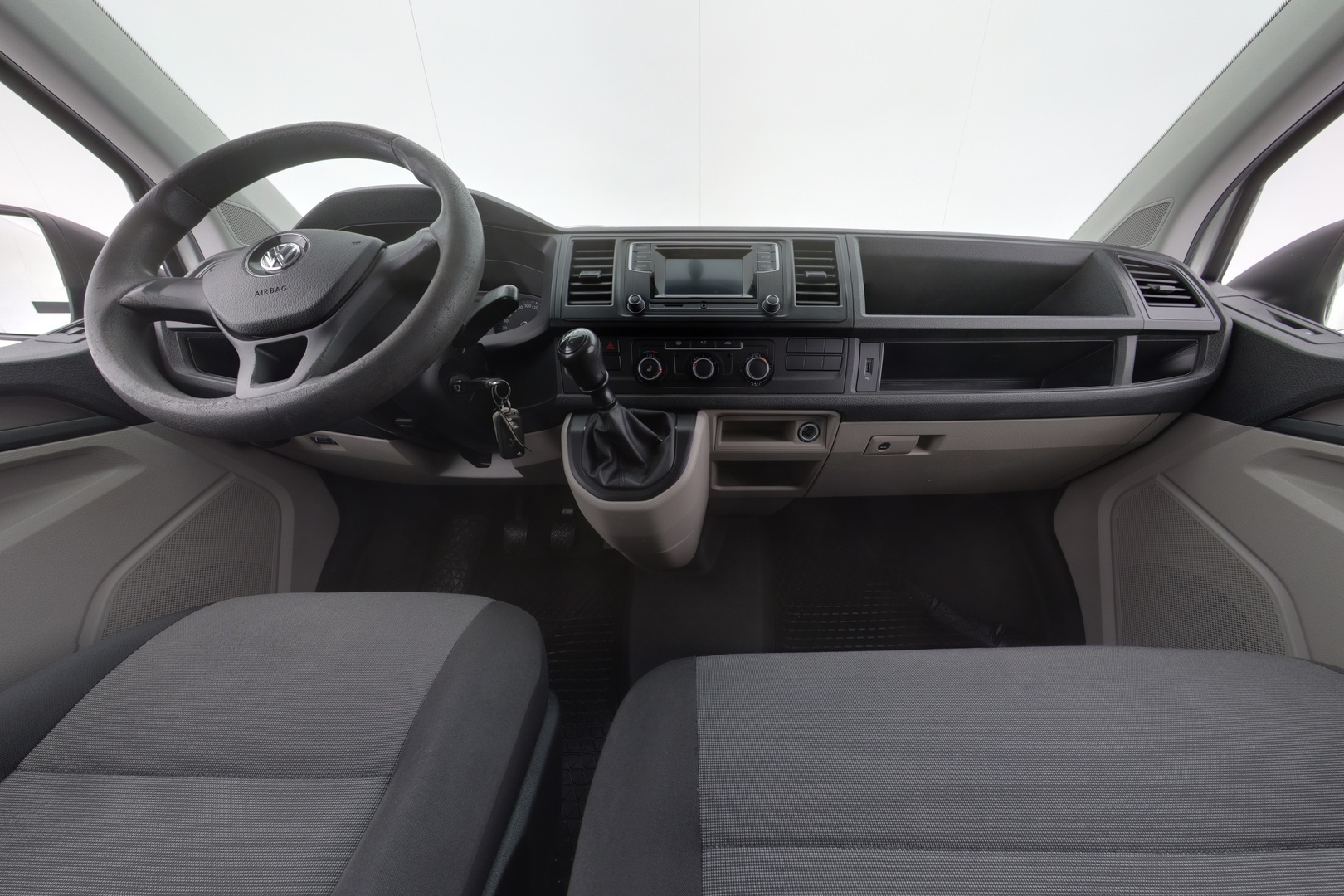 VOLKSWAGEN Transporter 9