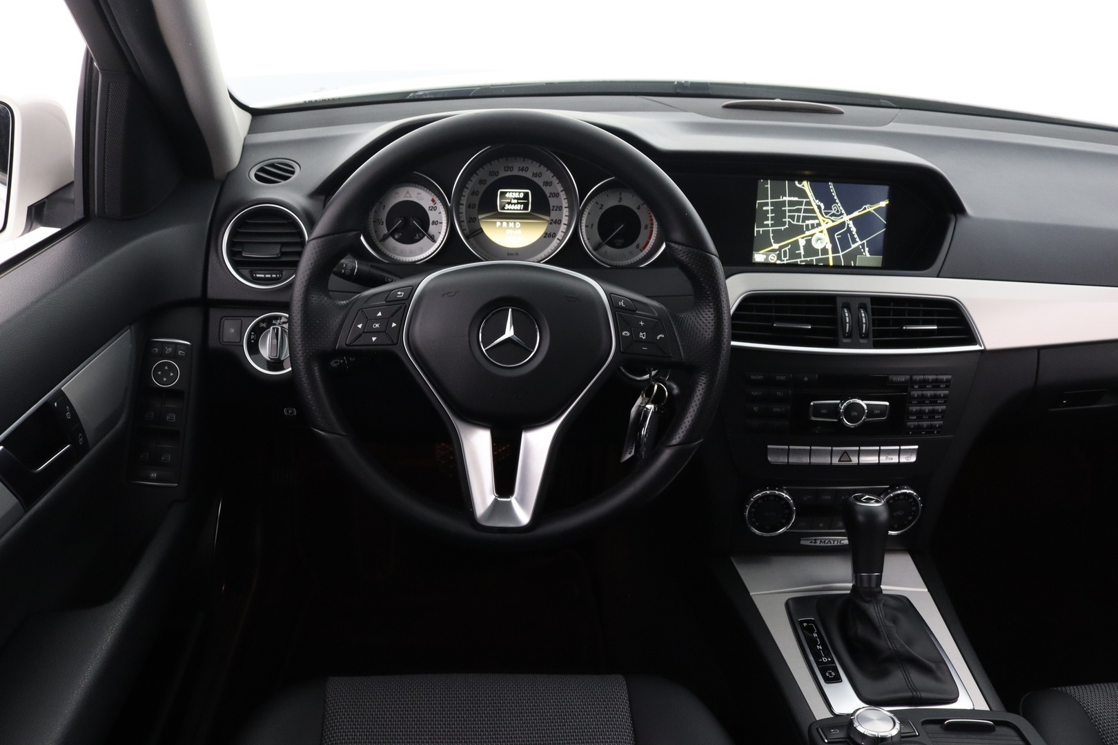 MERCEDES-BENZ C 16