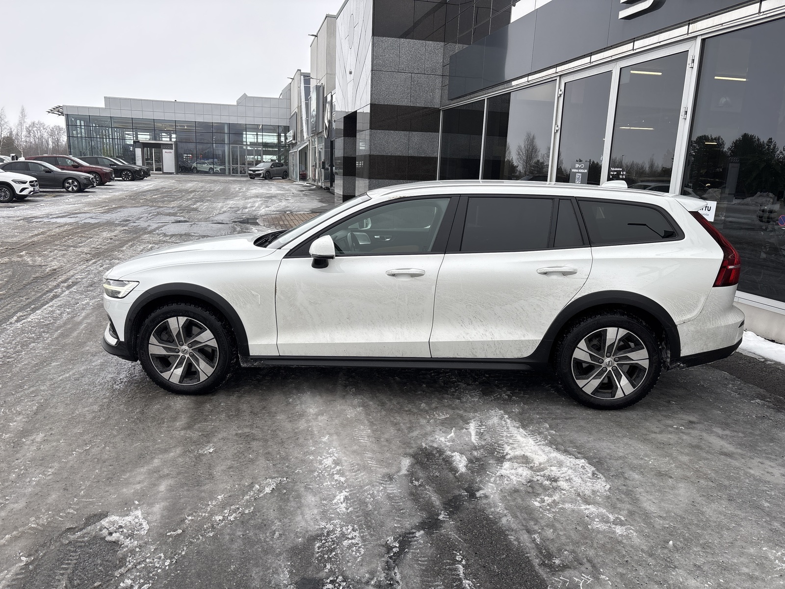 VOLVO V60 Cross Country 2019