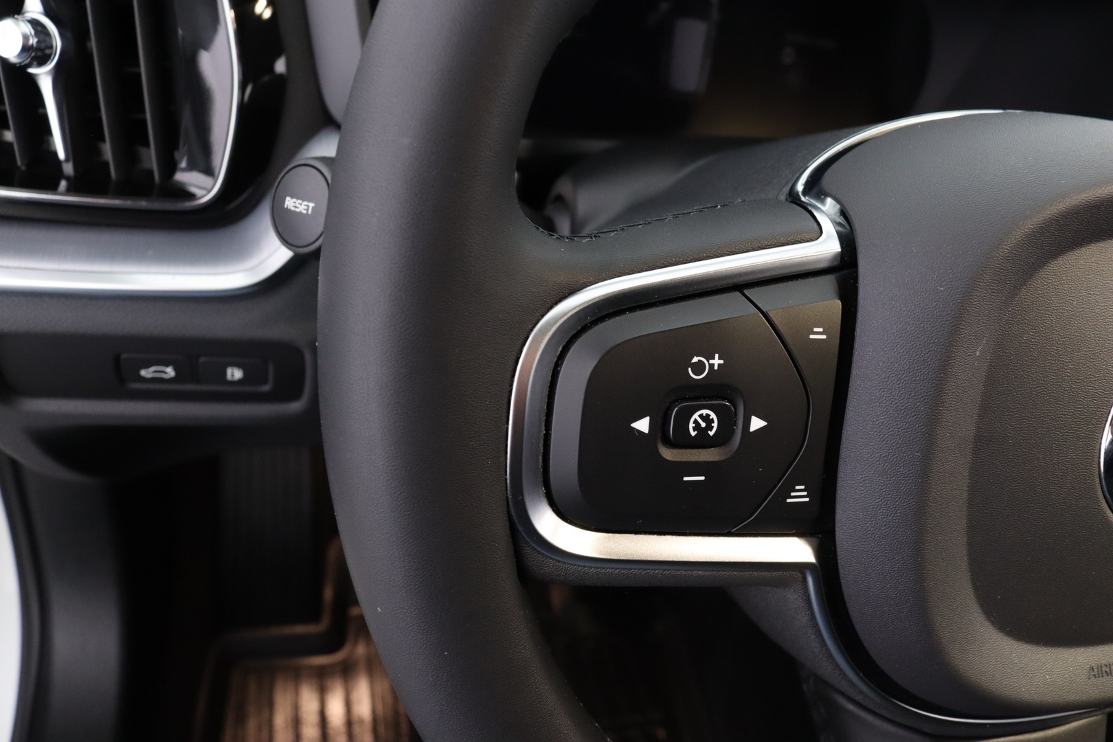 VOLVO V60 20