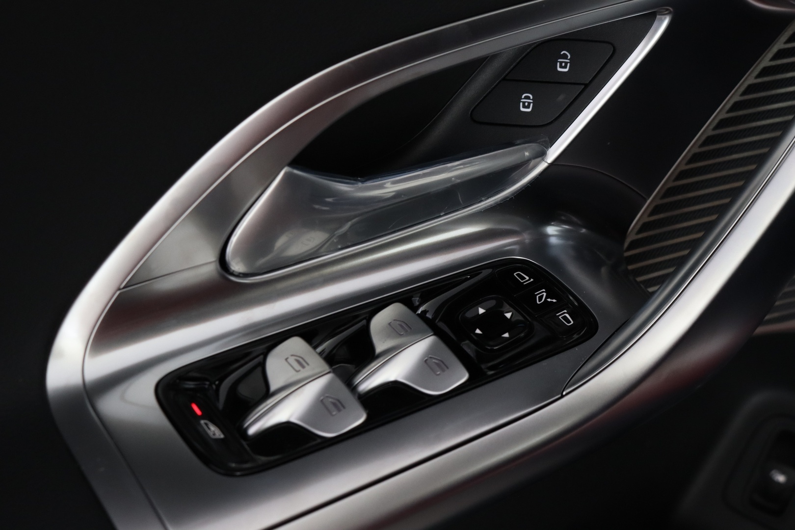 MERCEDES-BENZ GLC 2026