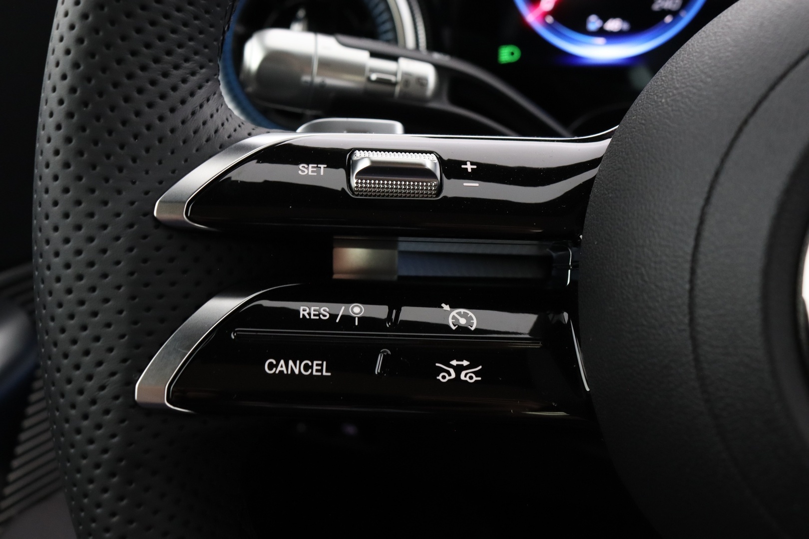 MERCEDES-BENZ GLC 2026