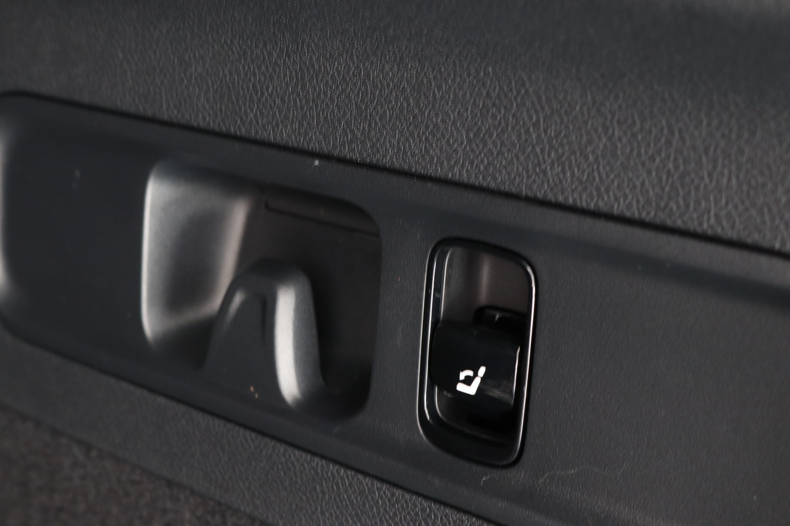 MERCEDES-BENZ GLC 2026