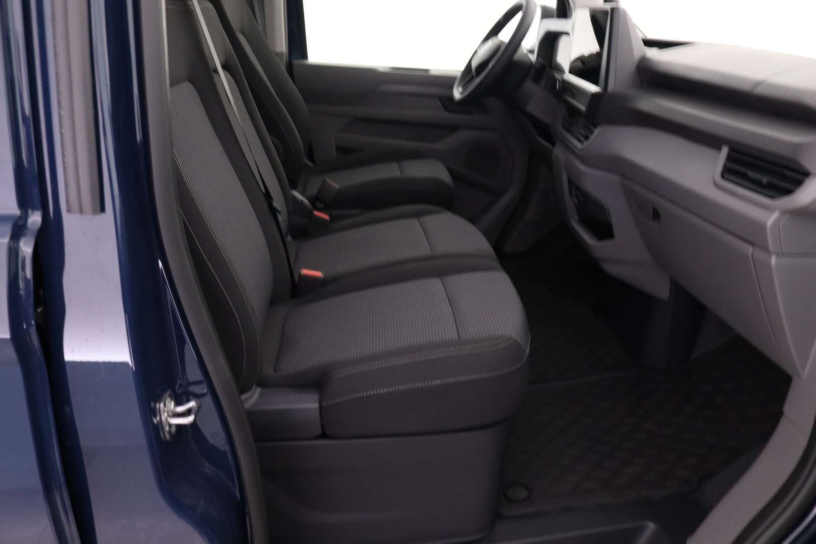 VOLKSWAGEN Transporter 24