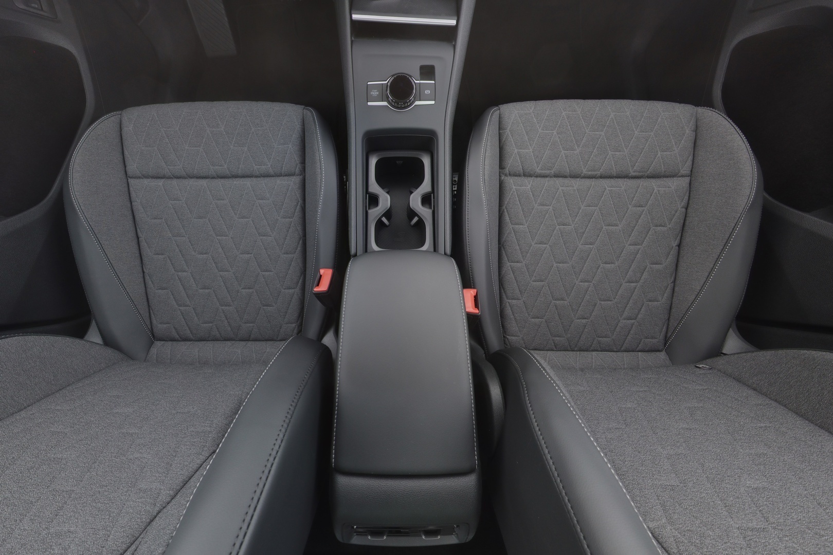 VOLKSWAGEN Tiguan 11