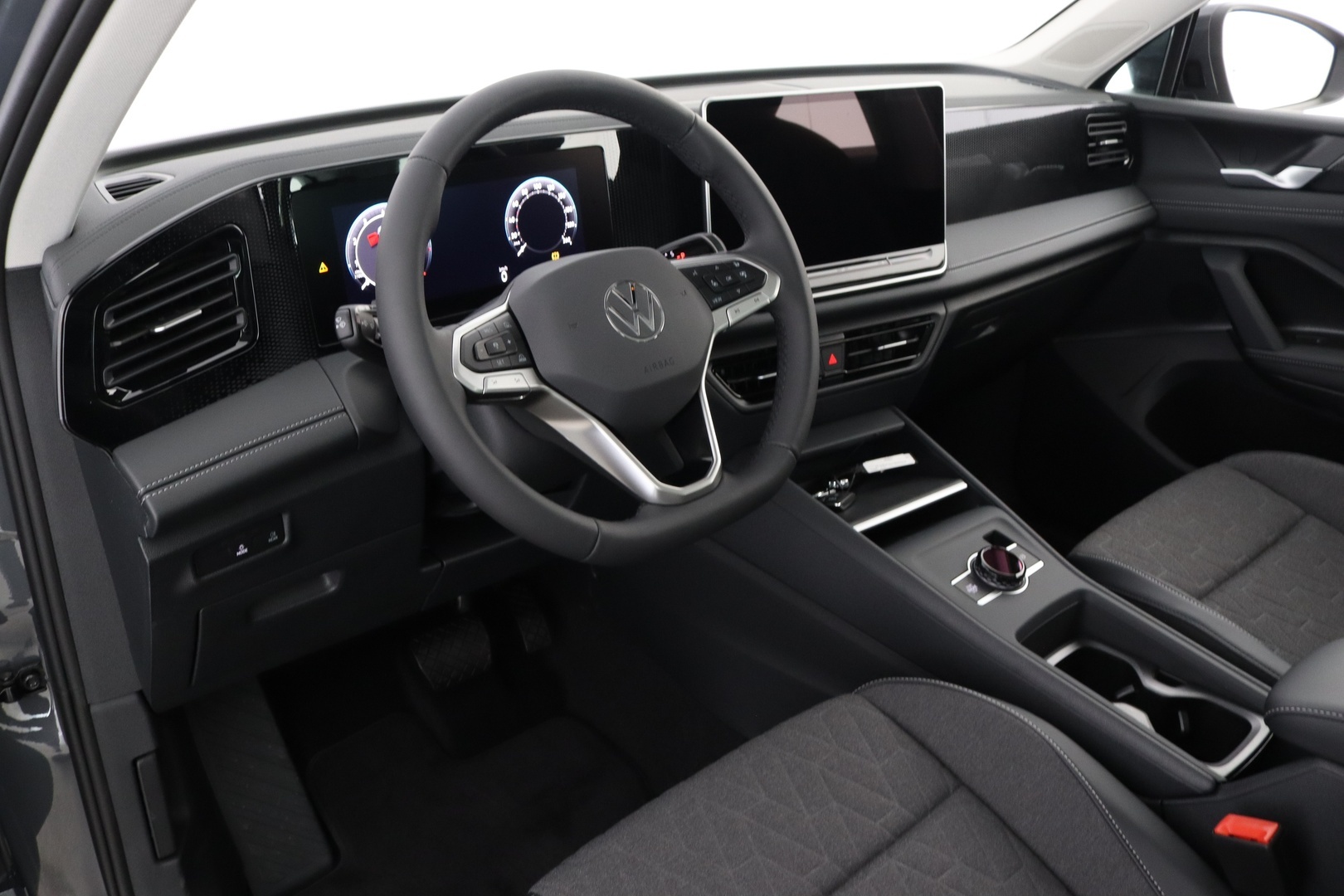 VOLKSWAGEN Tiguan 13