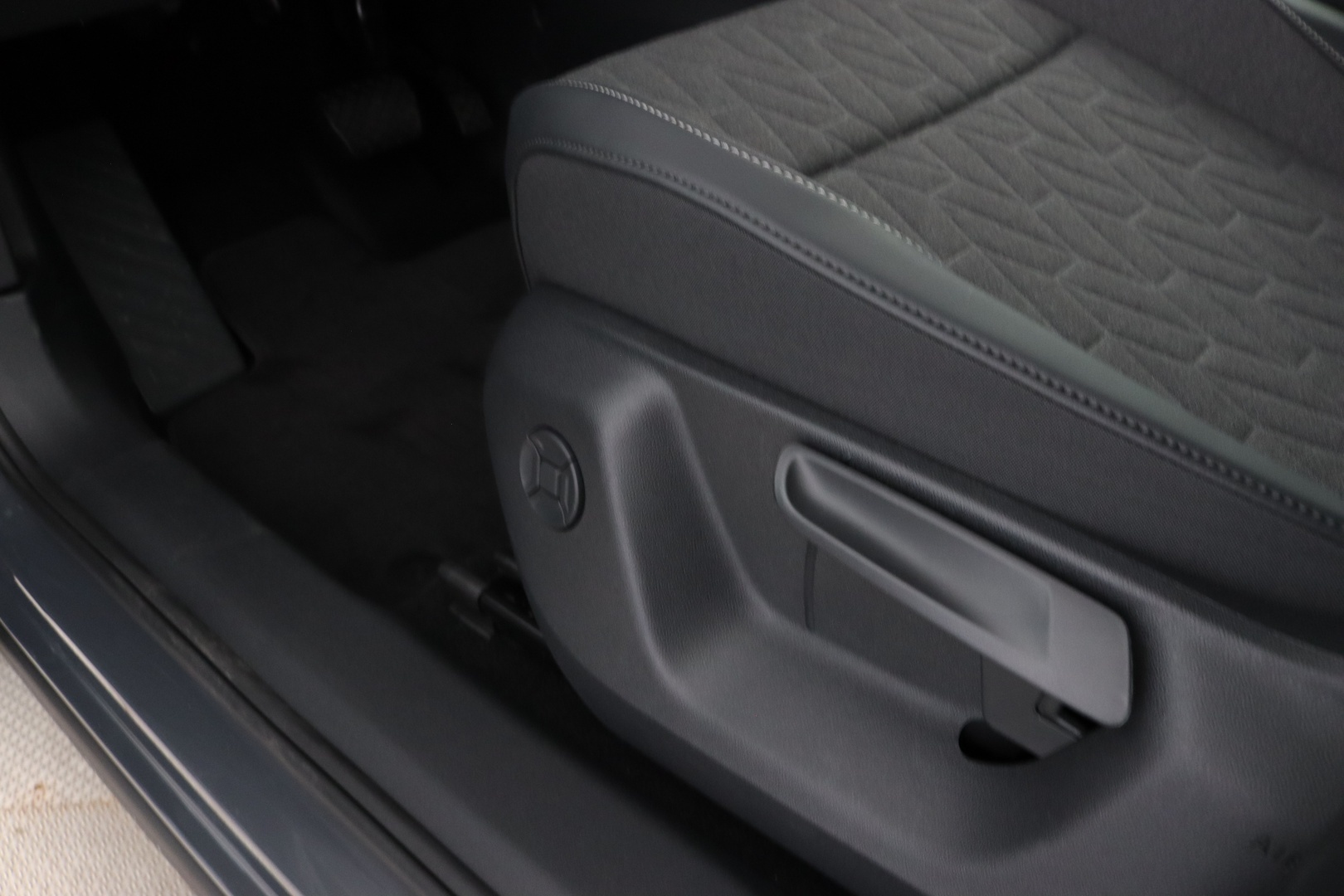 VOLKSWAGEN Tiguan 32