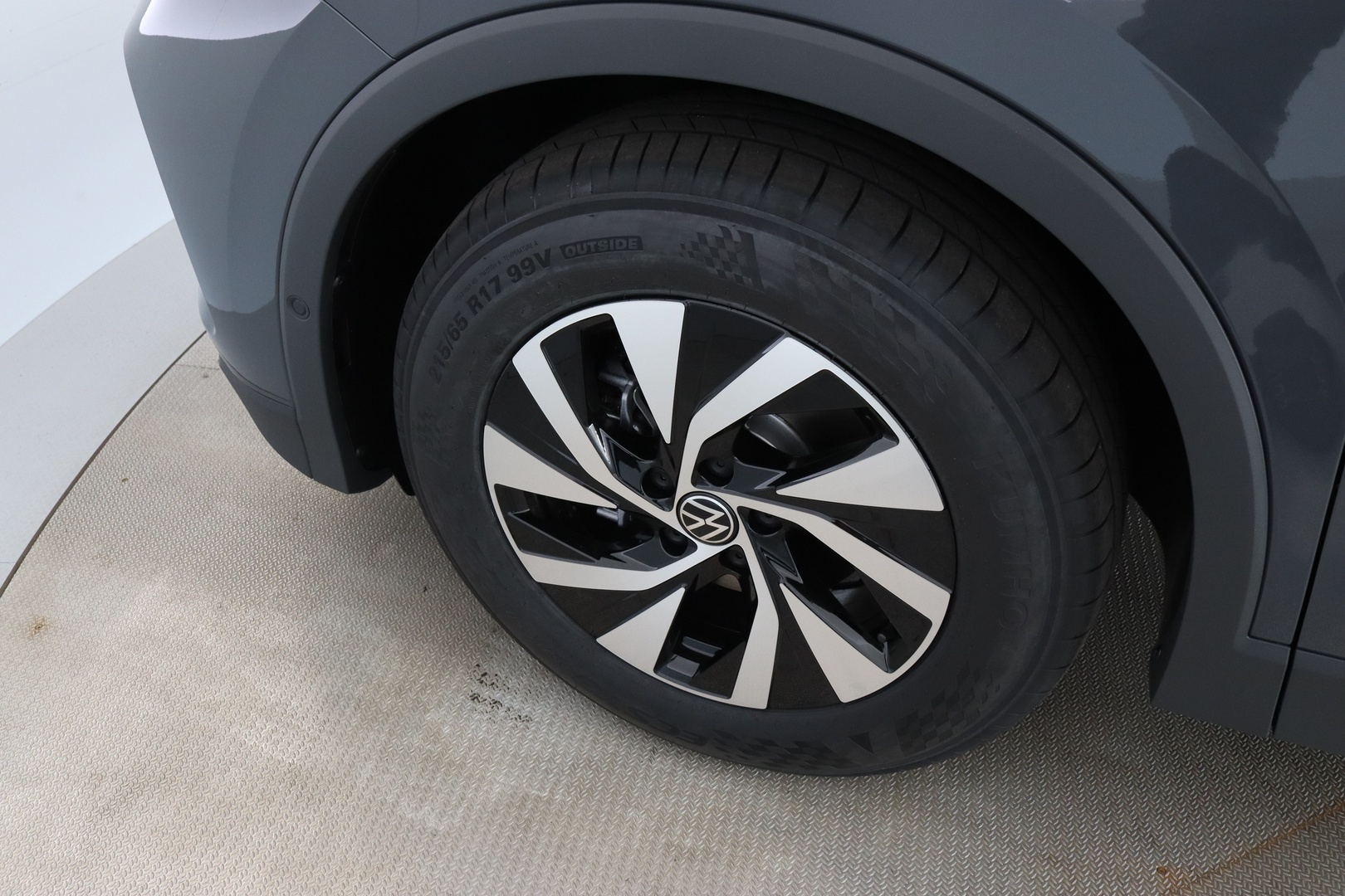 VOLKSWAGEN Tiguan 34