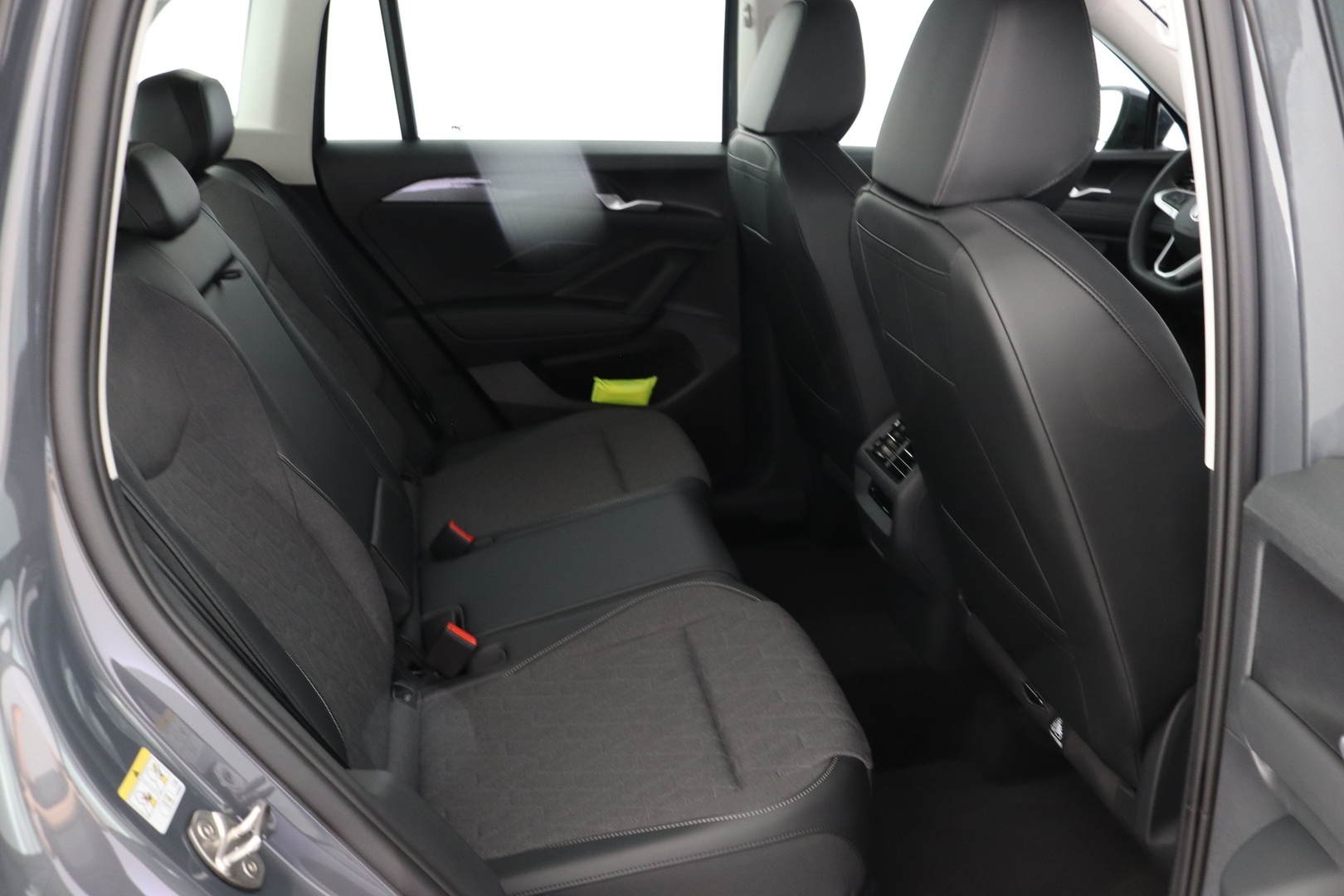VOLKSWAGEN Tiguan 40