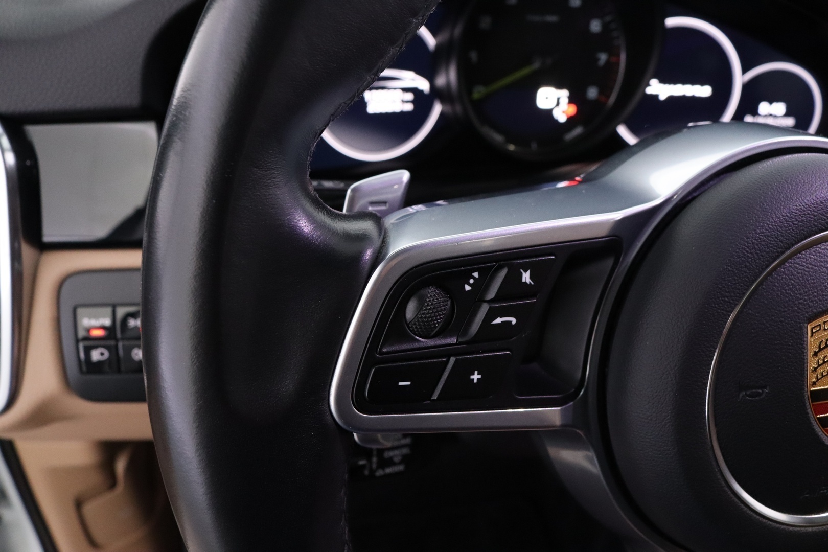 PORSCHE Cayenne 21
