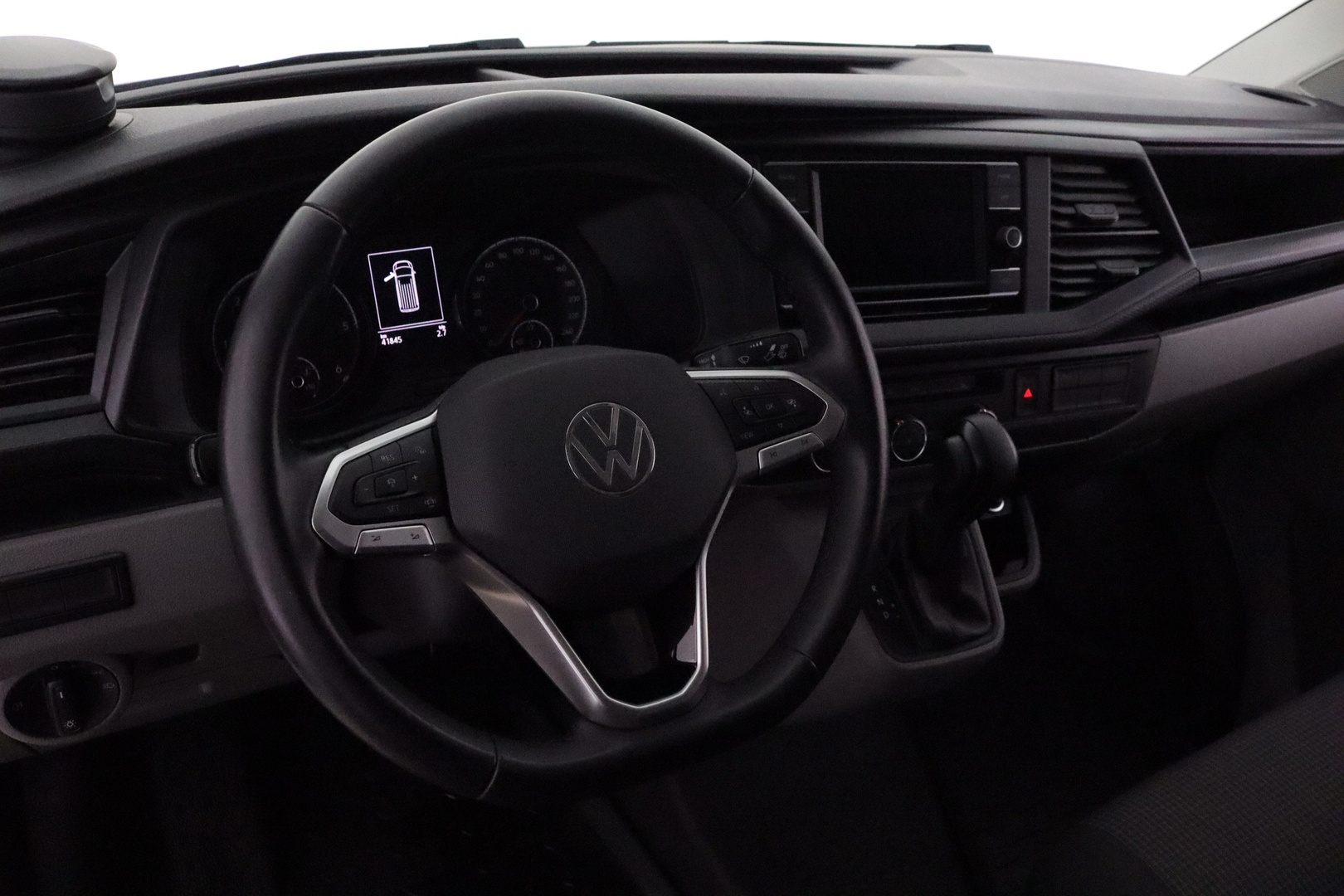VOLKSWAGEN Transporter 18