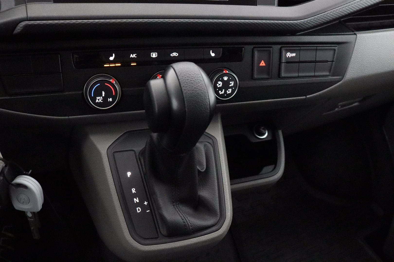 VOLKSWAGEN Transporter 25