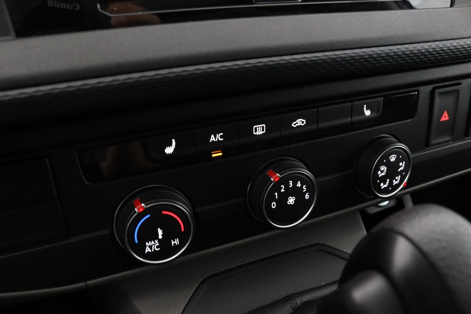 VOLKSWAGEN Transporter 52