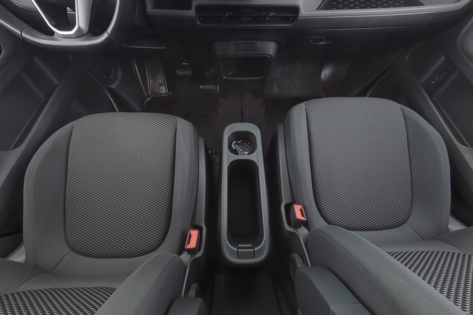 VOLKSWAGEN ID. BUZZ CARGO 13