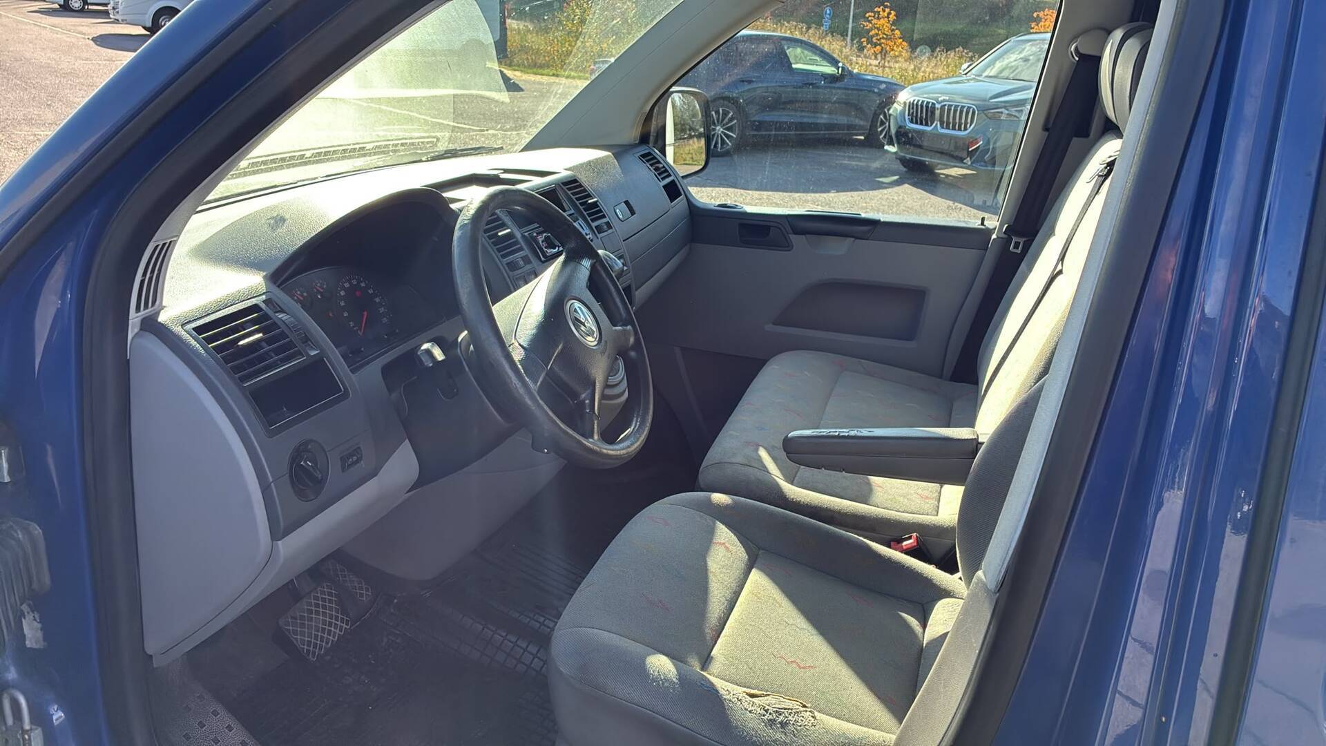 VOLKSWAGEN Transporter 5