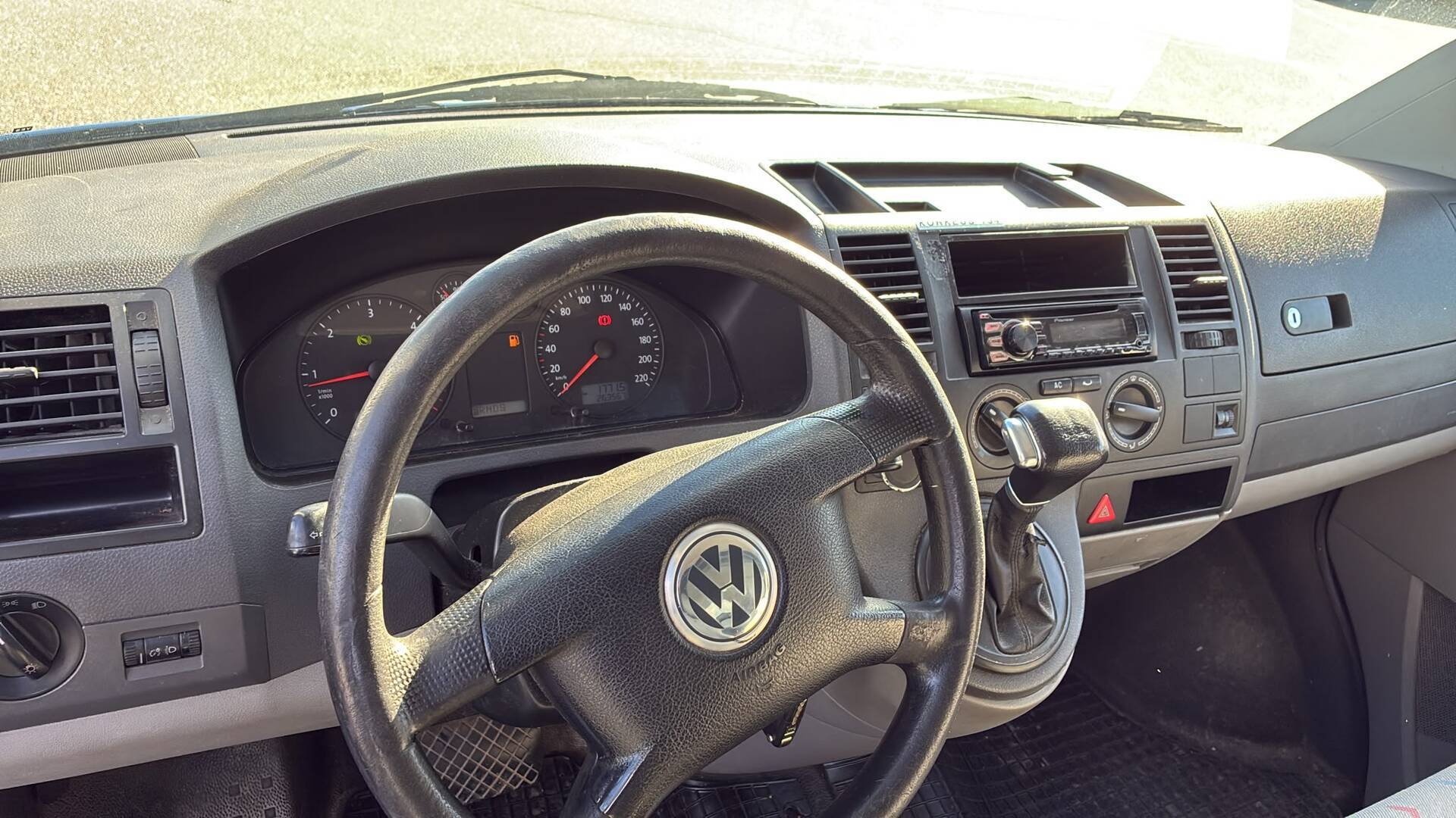 VOLKSWAGEN Transporter 6