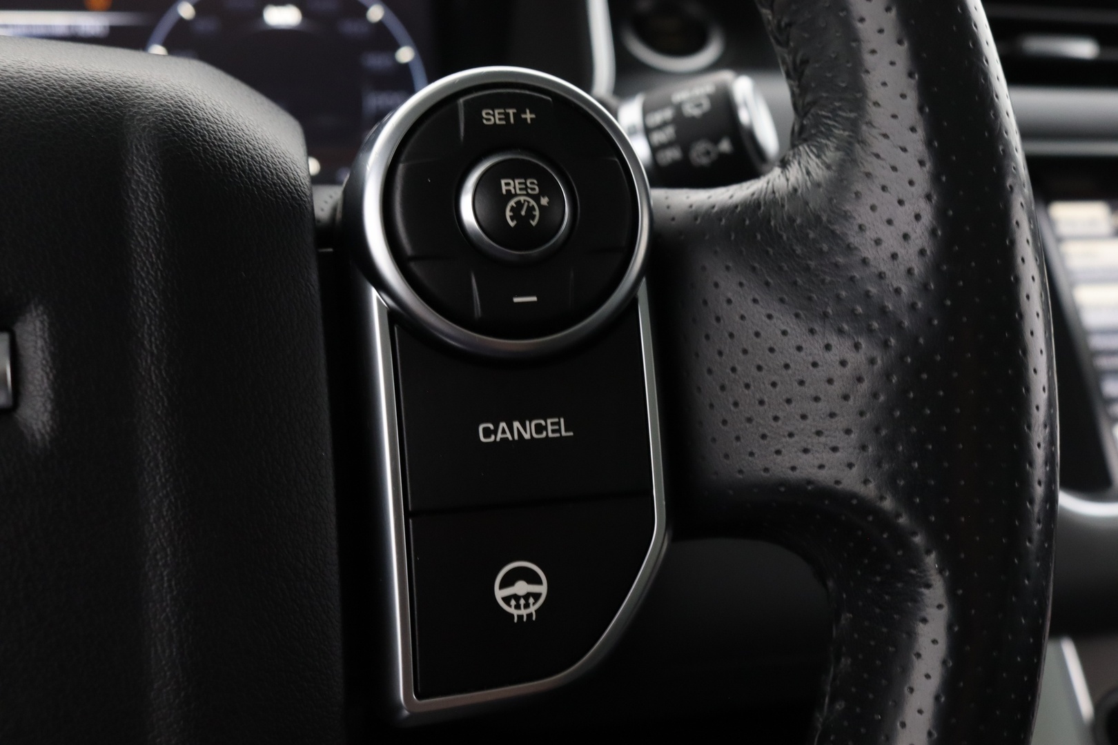 LAND ROVER Range Rover Sport 26
