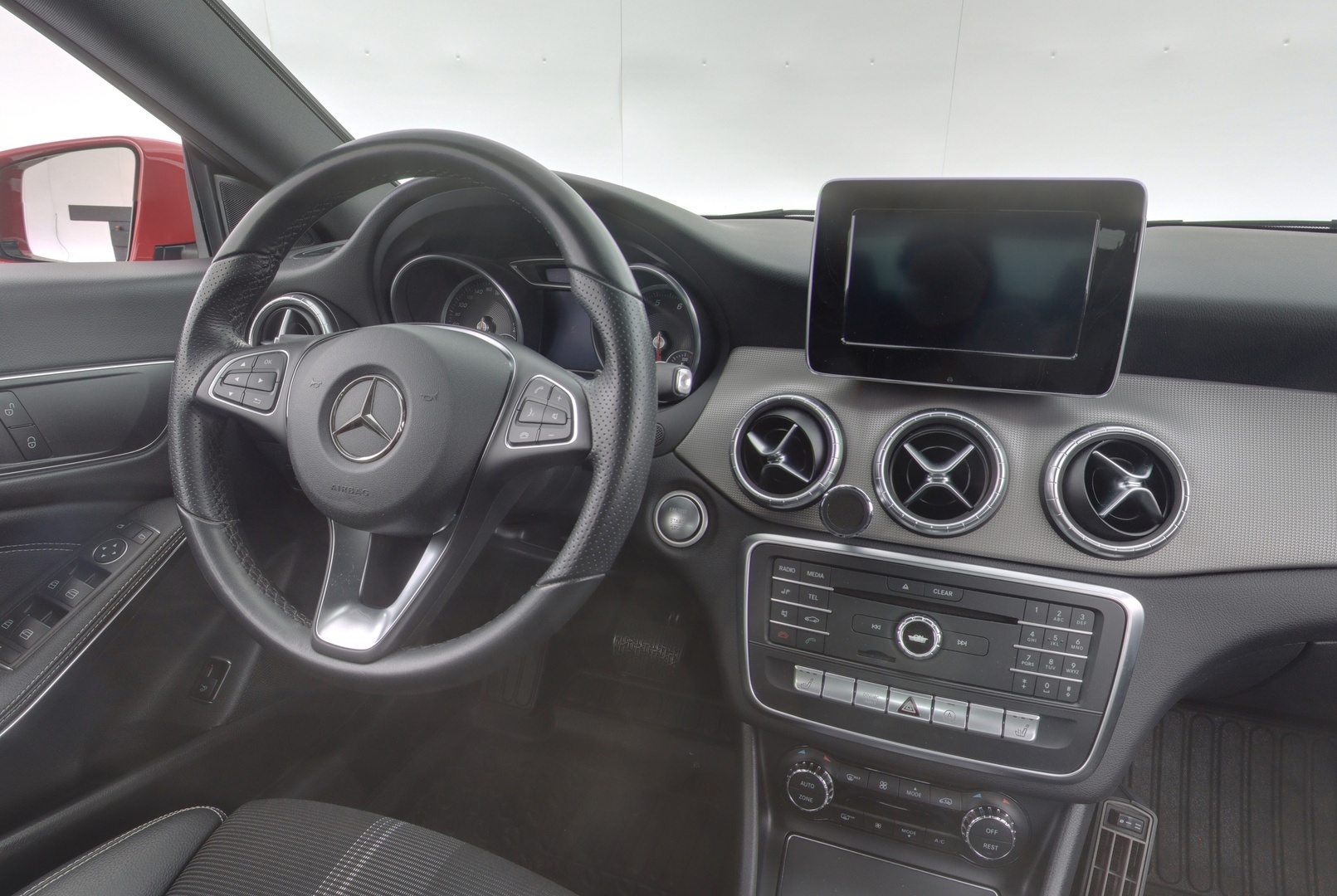 MERCEDES-BENZ CLA 10