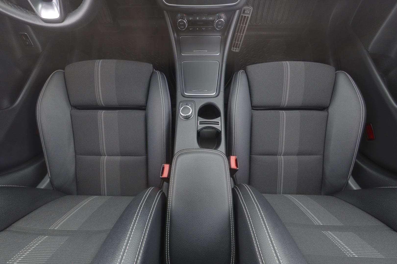 MERCEDES-BENZ CLA 11