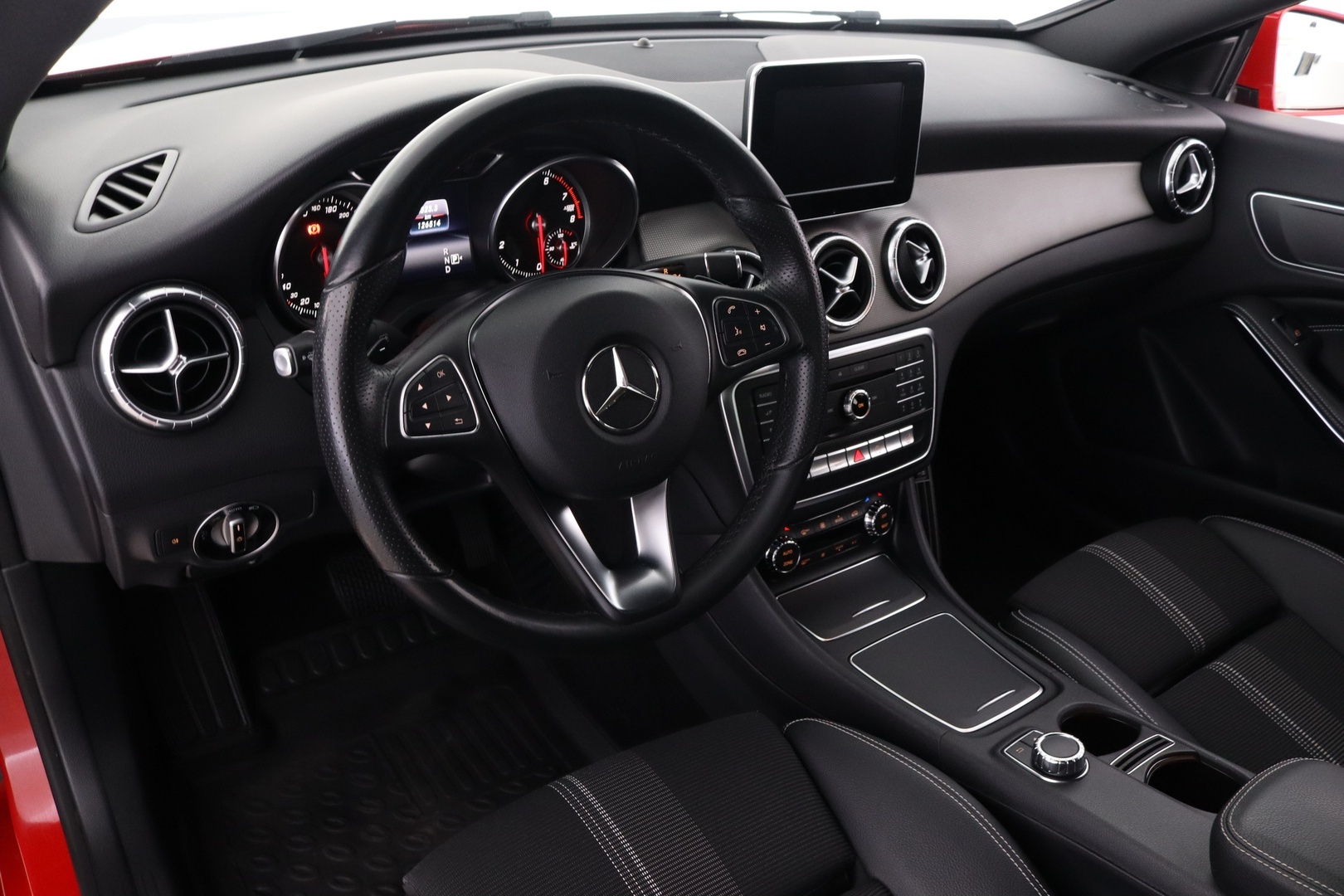 MERCEDES-BENZ CLA 13