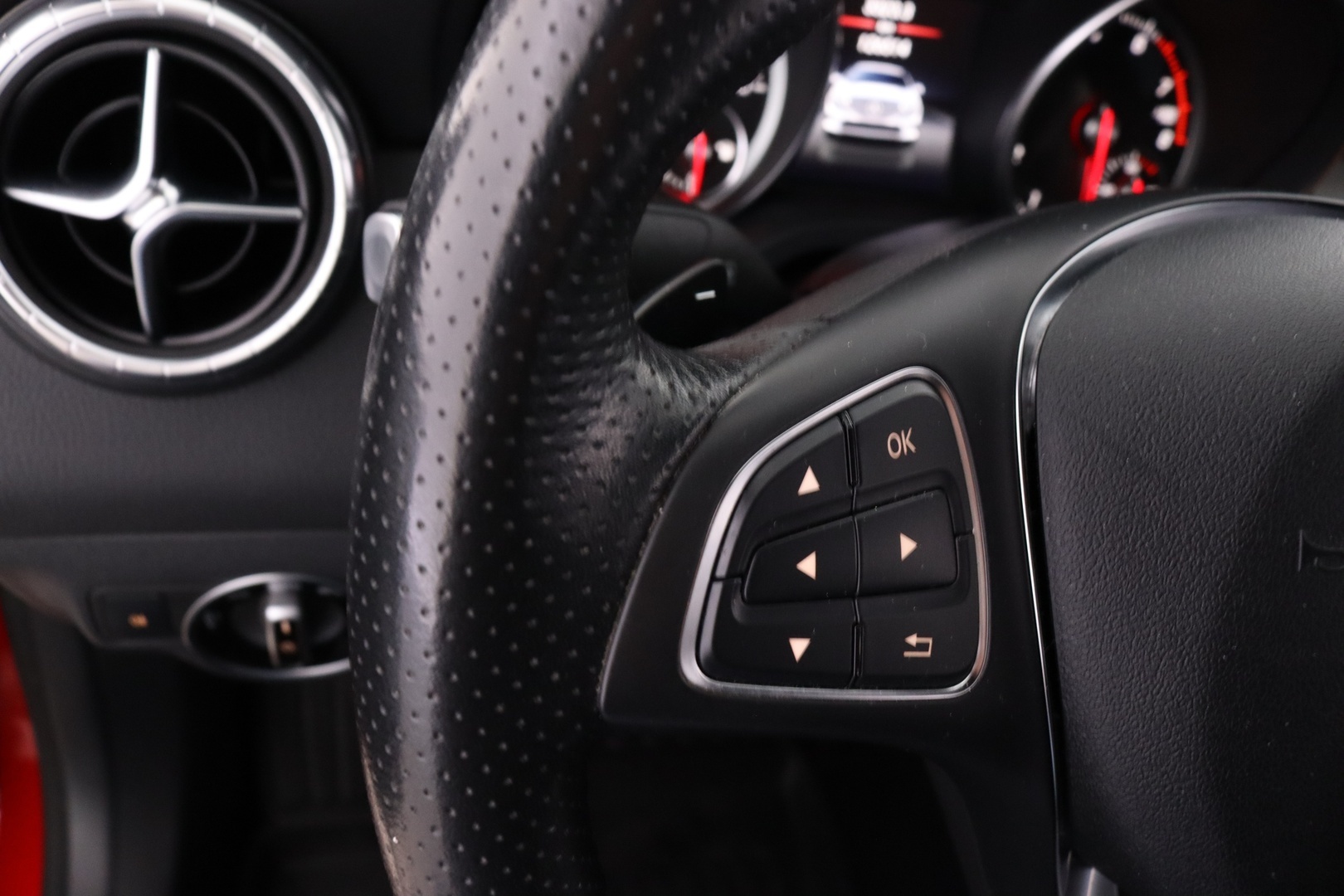 MERCEDES-BENZ CLA 18