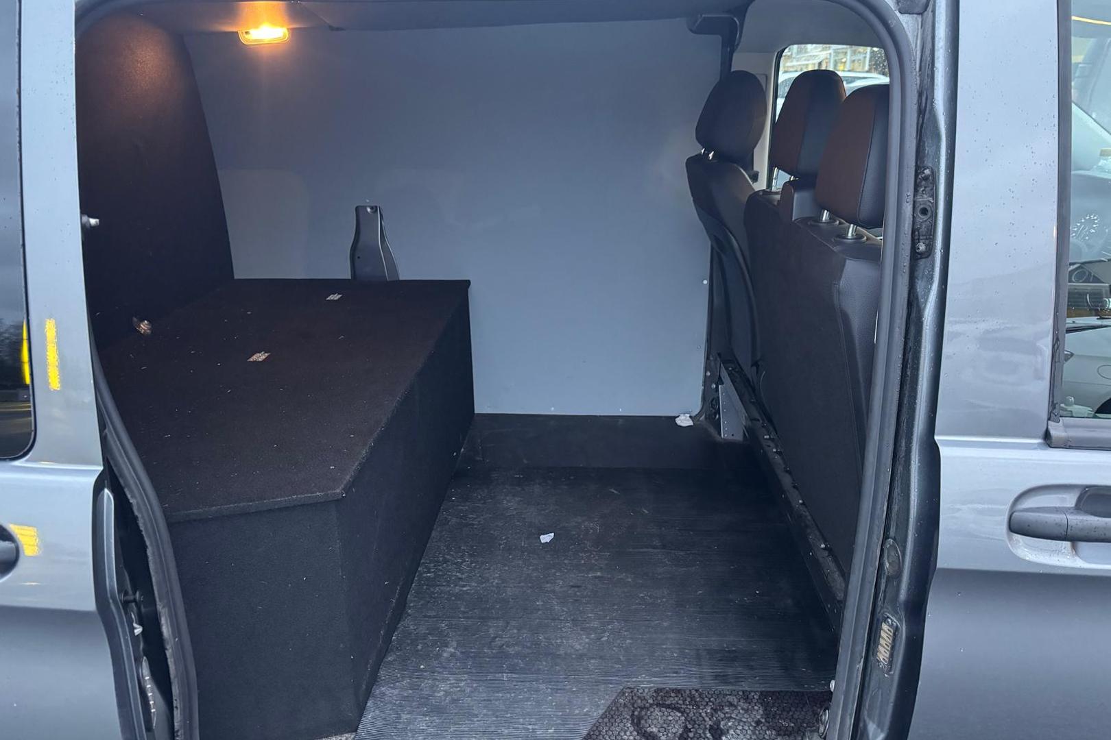 MERCEDES-BENZ Vito 2022