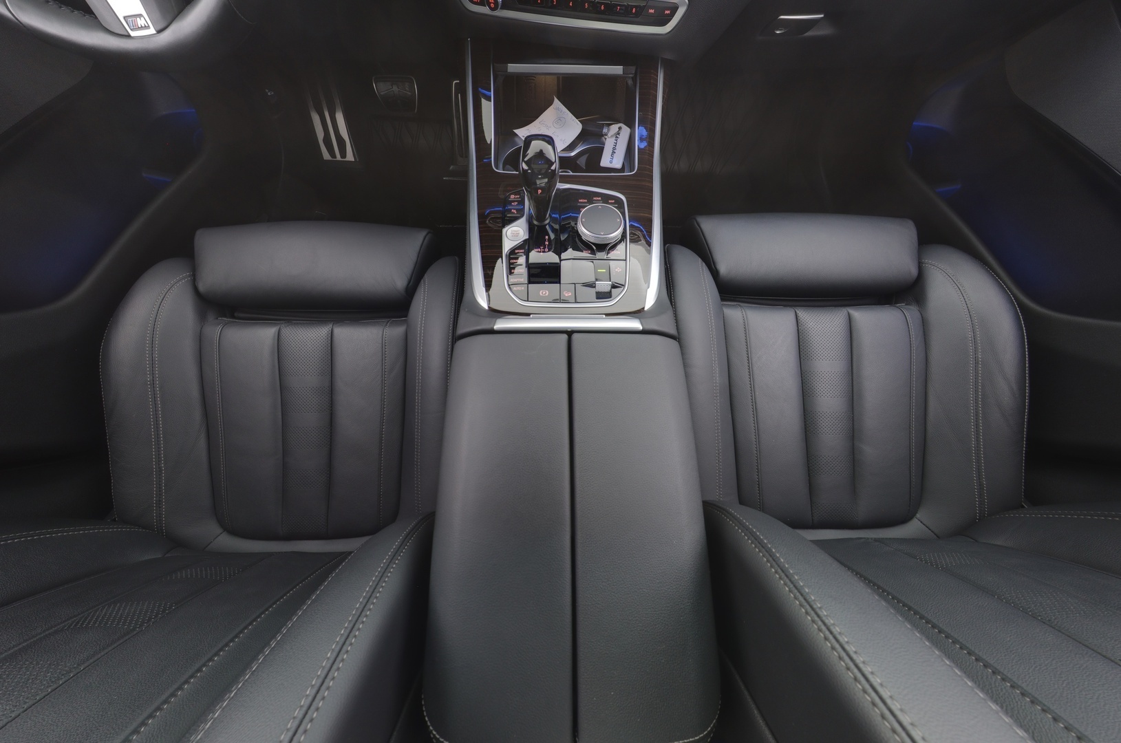 BMW X7 11