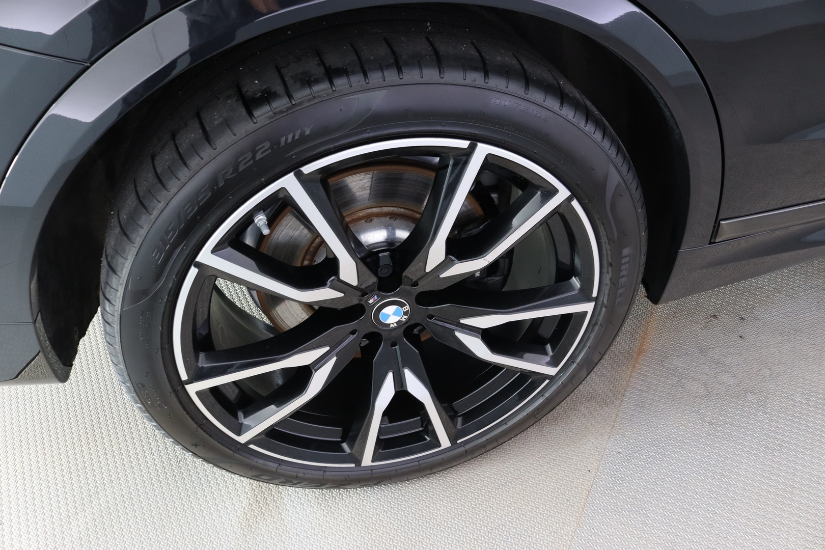 BMW X7 42