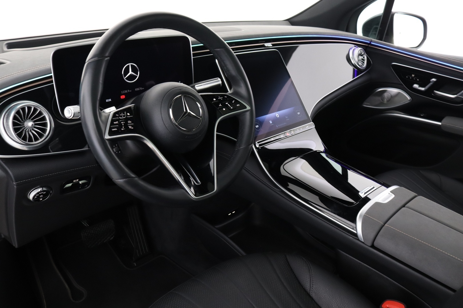 MERCEDES-BENZ EQS SUV 15