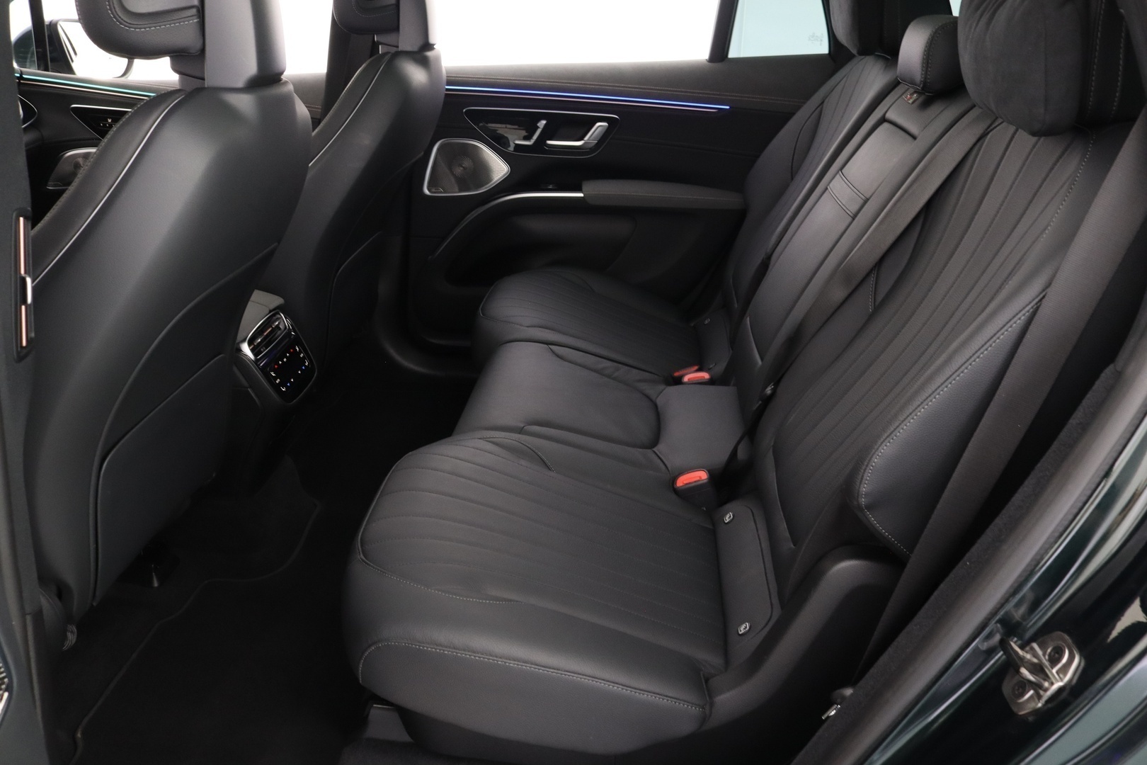 MERCEDES-BENZ EQS SUV 17