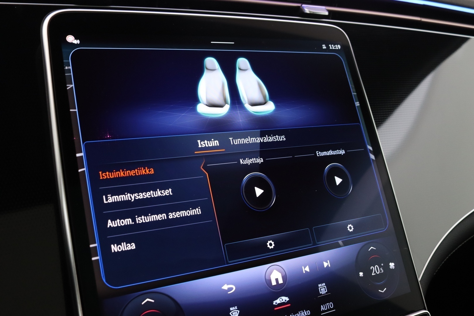 MERCEDES-BENZ EQS SUV 36