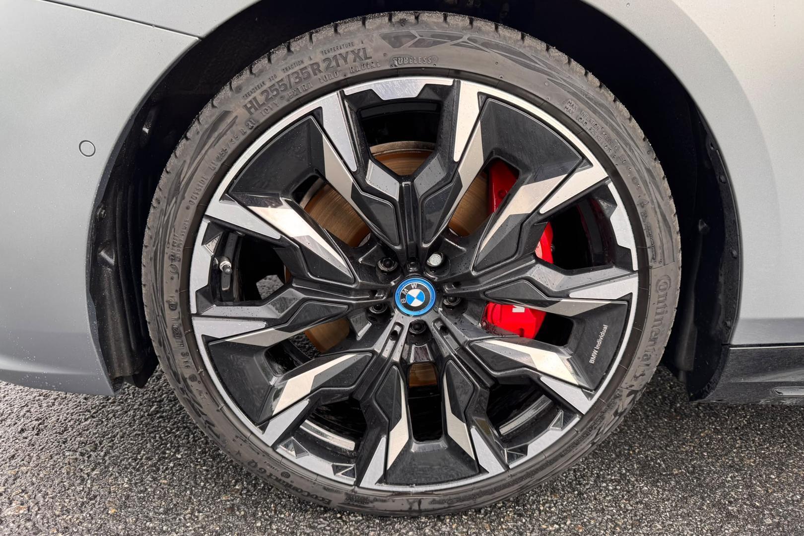 BMW i5 2024