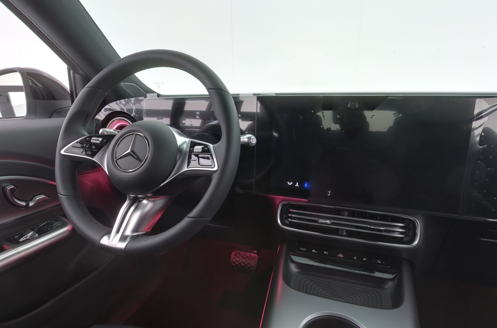 MERCEDES-BENZ GLB 2026