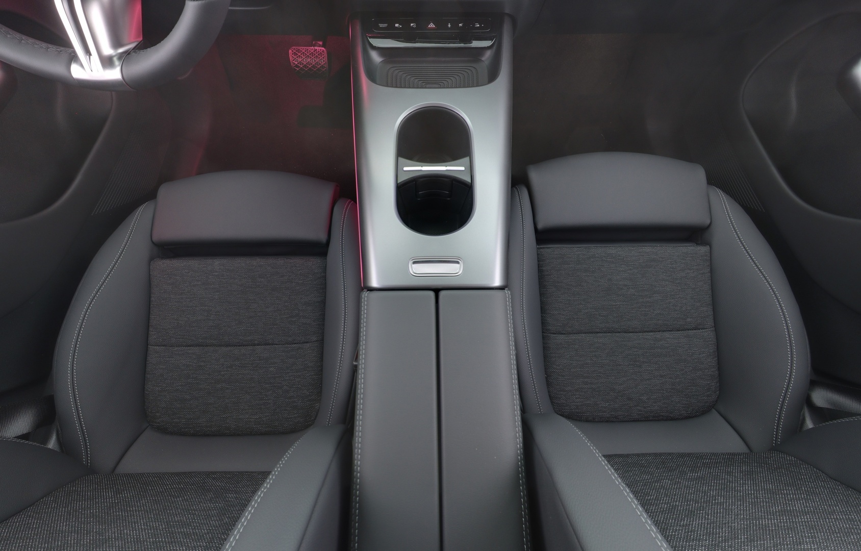 MERCEDES-BENZ GLB 2026