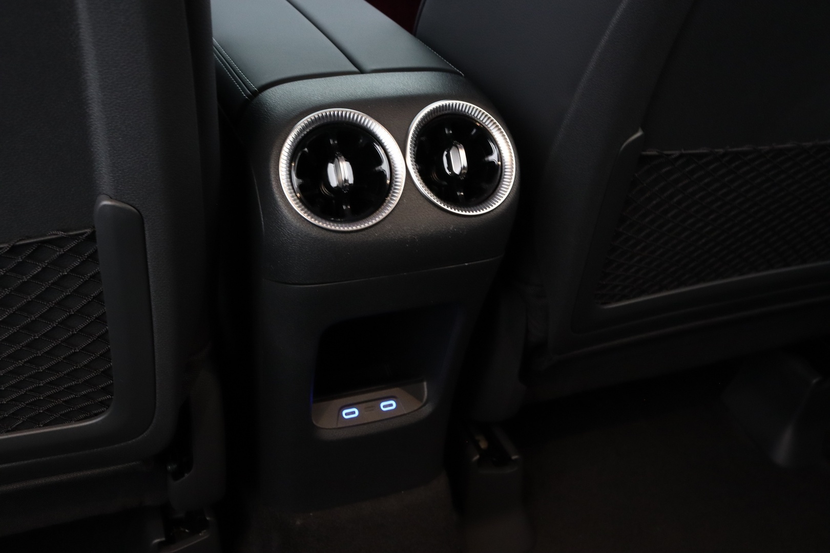 MERCEDES-BENZ GLB 2026