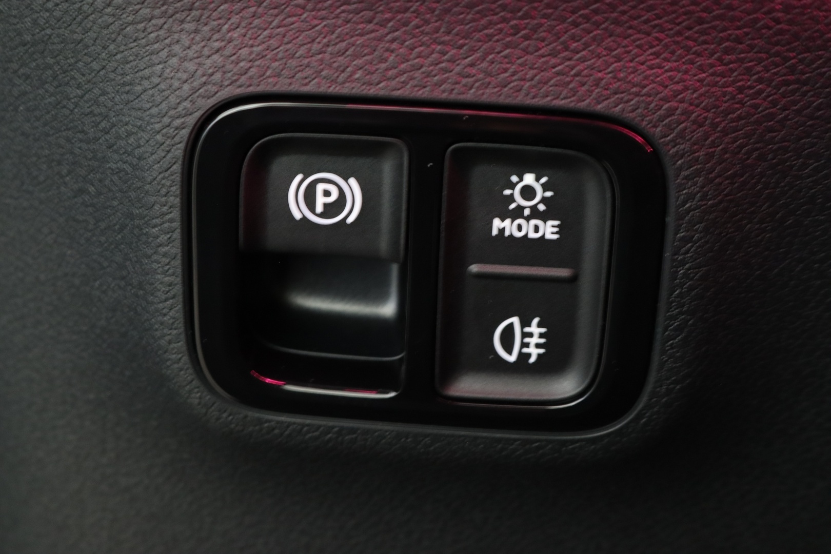 MERCEDES-BENZ GLB 2026