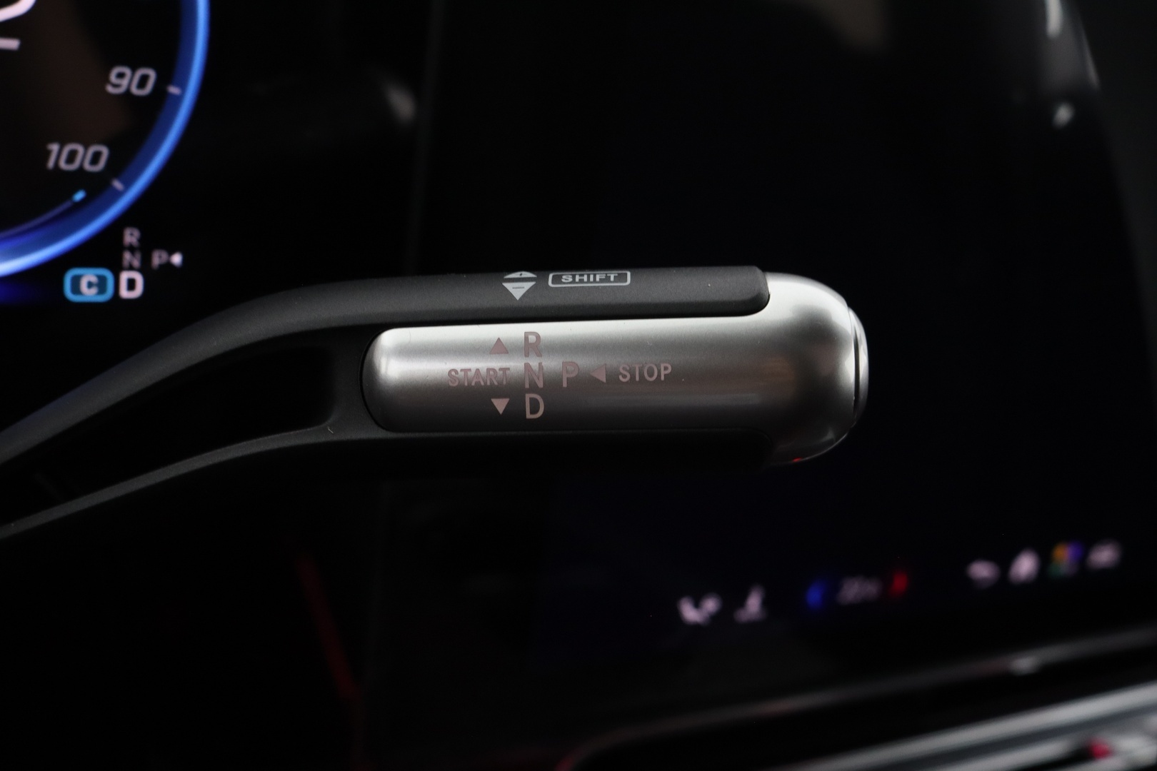 MERCEDES-BENZ GLB 2026