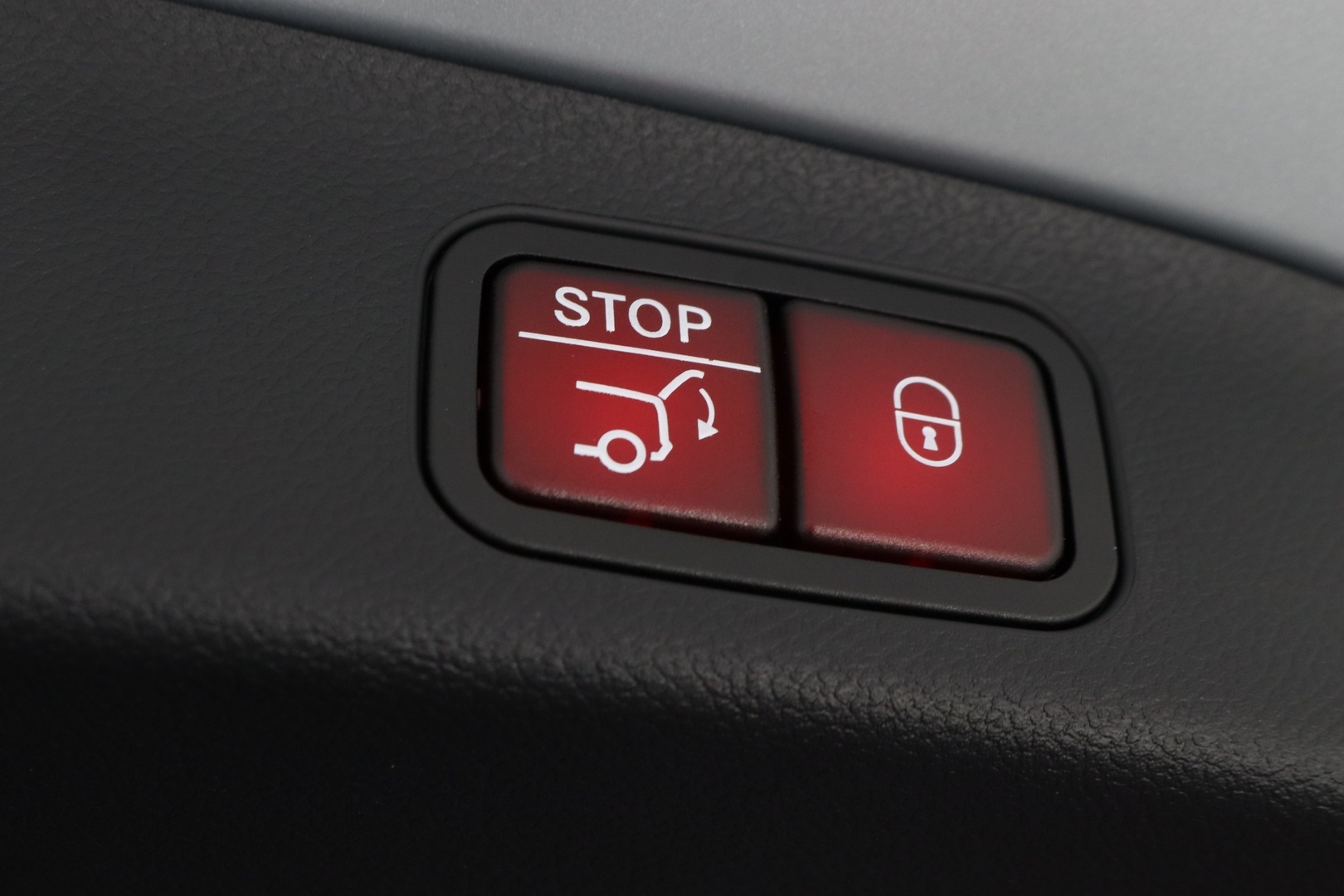 MERCEDES-BENZ GLB 2026