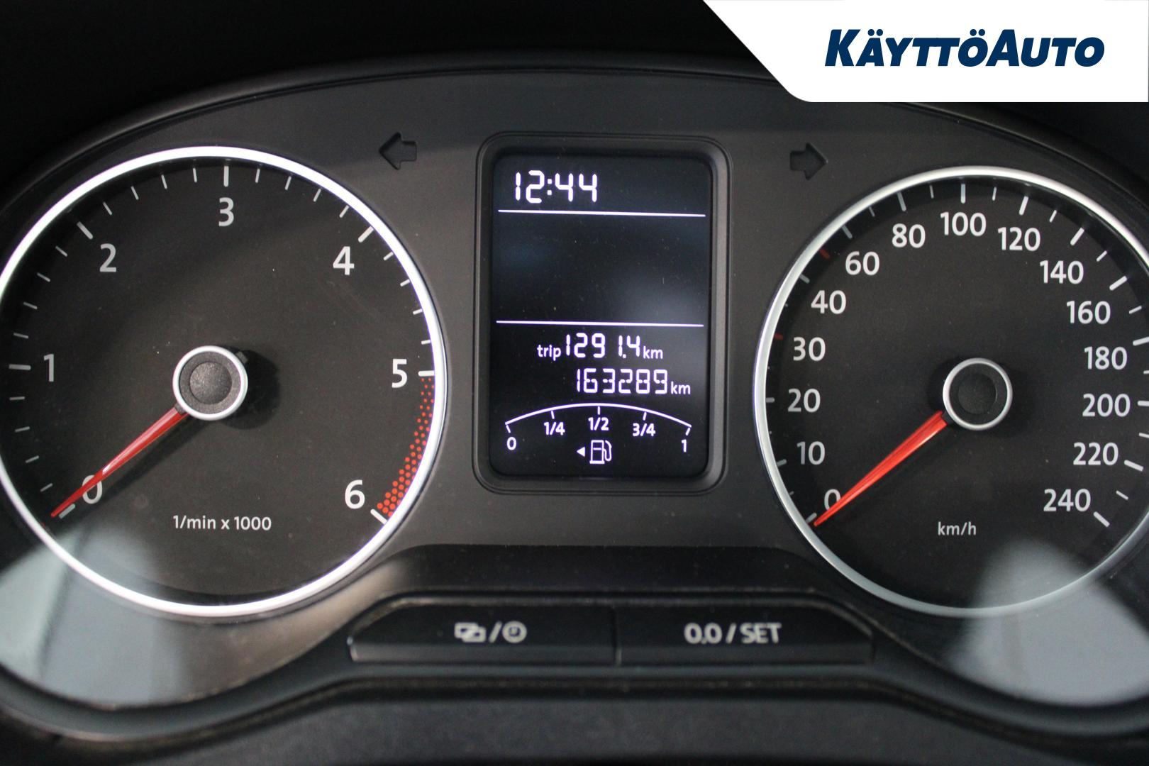 VOLKSWAGEN Amarok 2014