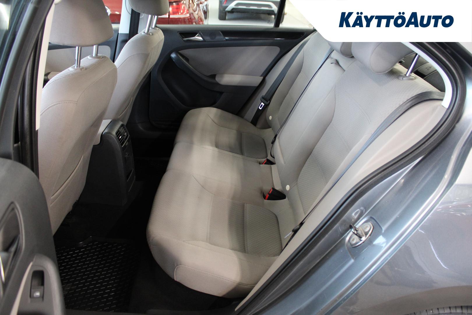 VOLKSWAGEN Jetta 2011