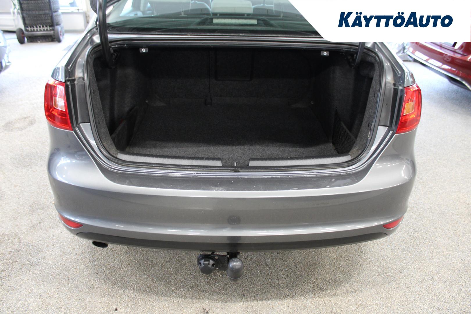 VOLKSWAGEN Jetta 2011