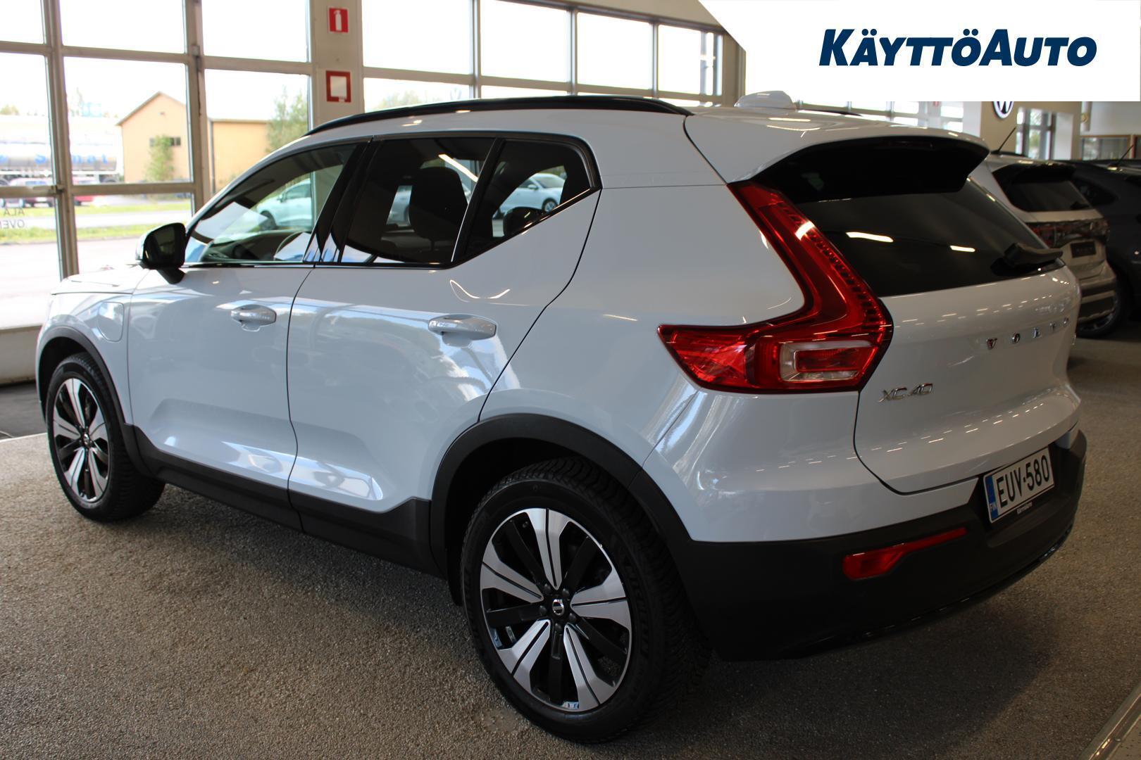 VOLVO XC40 2023